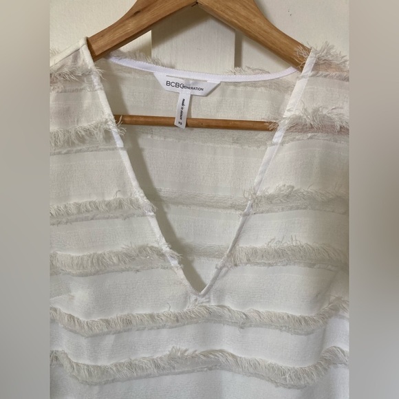 Bcbgeneration white cropped tapered long sleeve blouse shabby chic XS - Picture 3 of 7